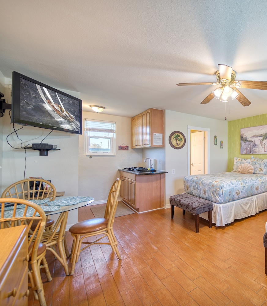 Camelot Beach Suites - photo 10