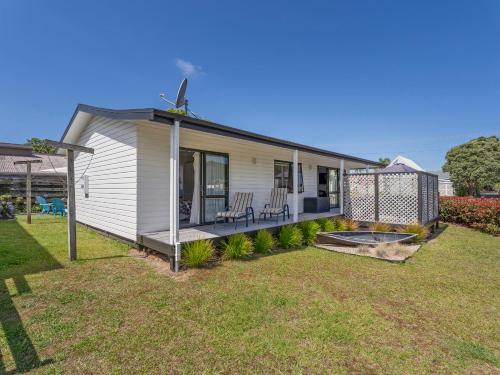 Beach Life Whangamata Holiday Home — 4-Star Luxury Hotel in Whangamata, New Zealand