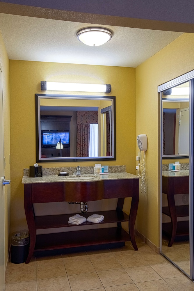 Hampton Inn & Suites Sacramento Elk Grove Laguna I 5 - photo 31