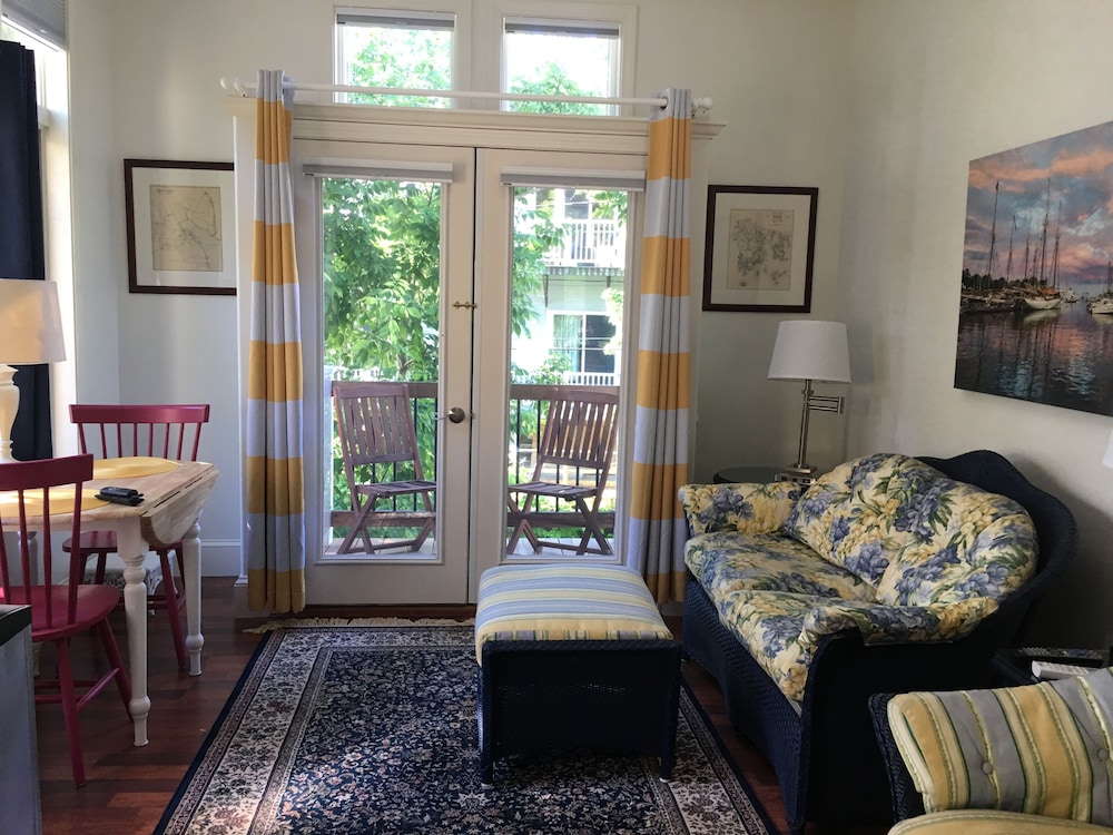 Camden Riverhouse Hotel - photo 43