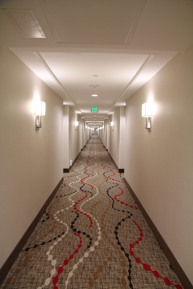 Embassy Suites Ontario Airport - photo 5