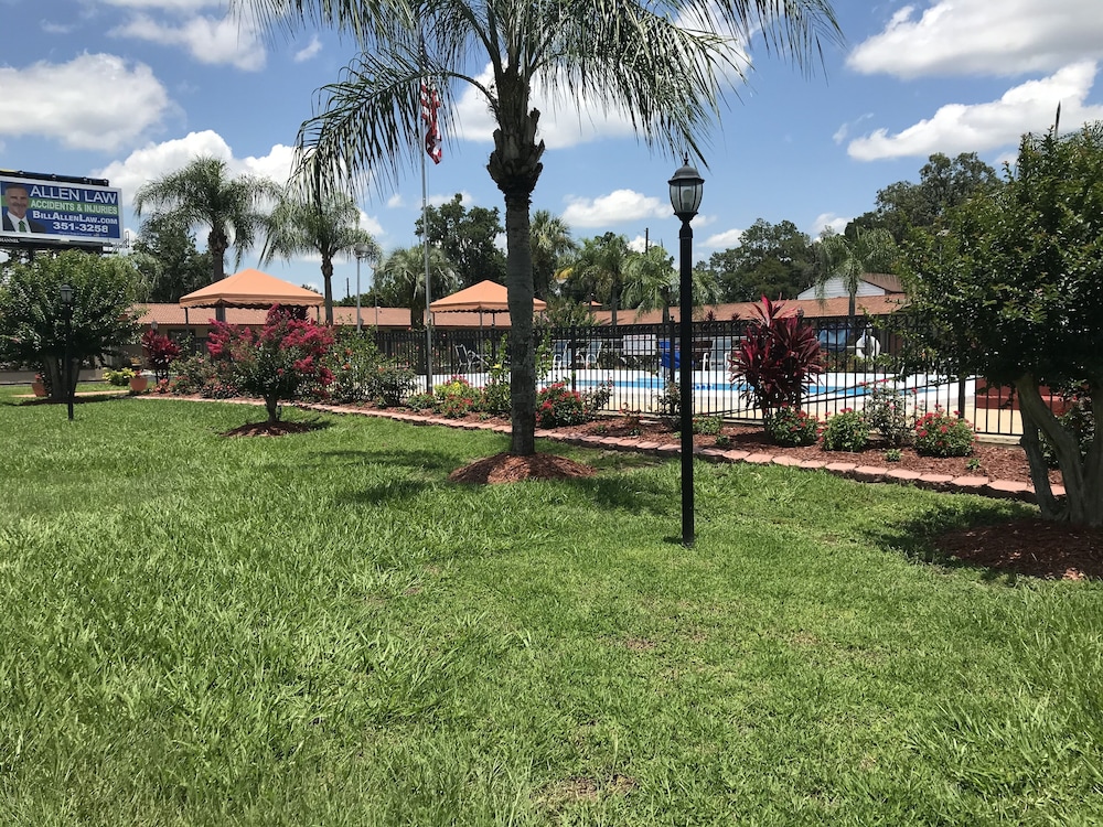 Silver Princess Motel - photo 25