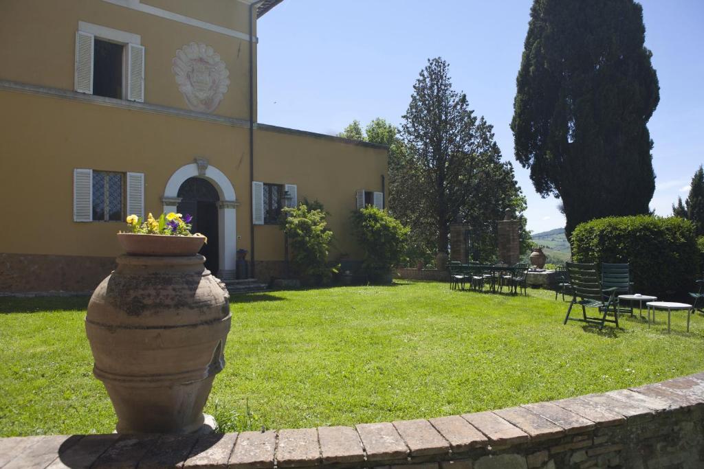 Il Broglino - carbon neutral hotel in Todi