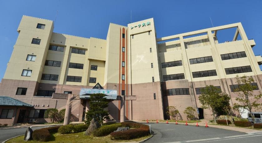 Lake Daiju in Tottori, Japan