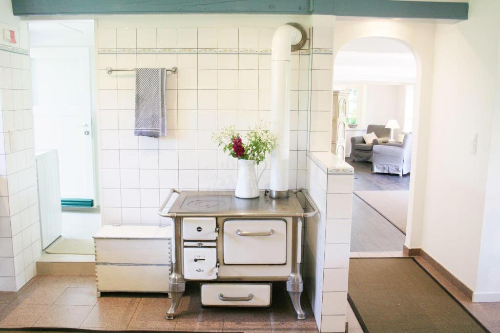 Krabbe 32 — Unknown City — photo 2