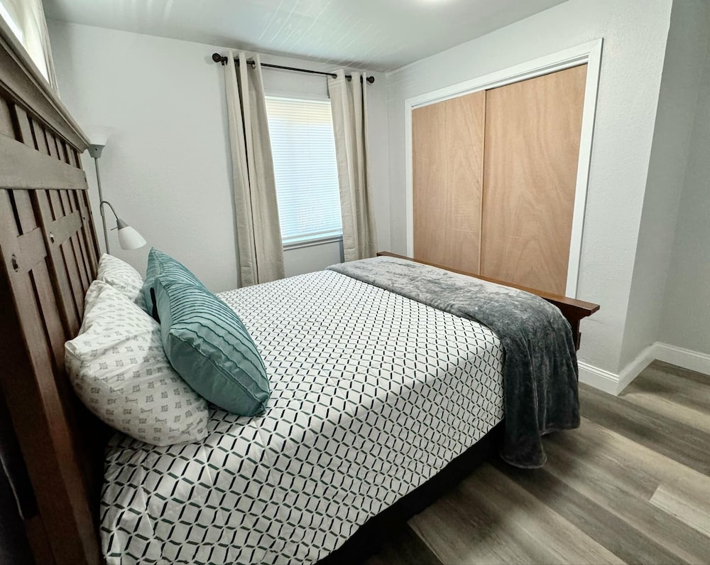 Midtown Oasis - photo 8