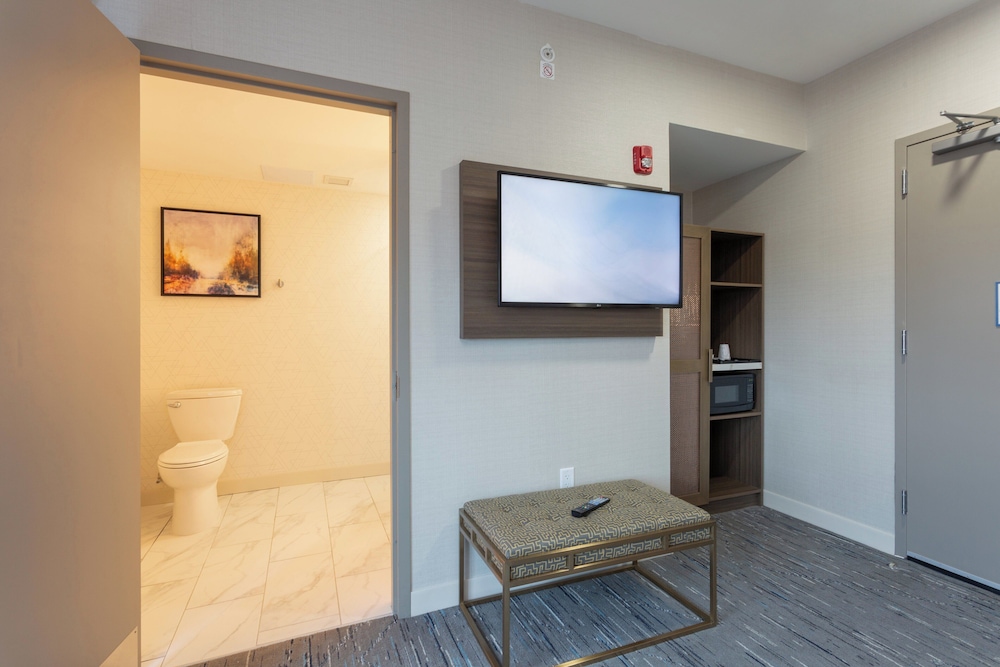 Holiday Inn Express New Rochelle by IHG - photo 12