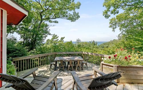 Apache Lake House Lake Michigan Views Nature Sanctuary — 4-Star Luxury Hotel in Shelby, United States