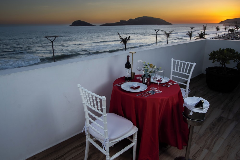 Coral Island Beach View Hotel