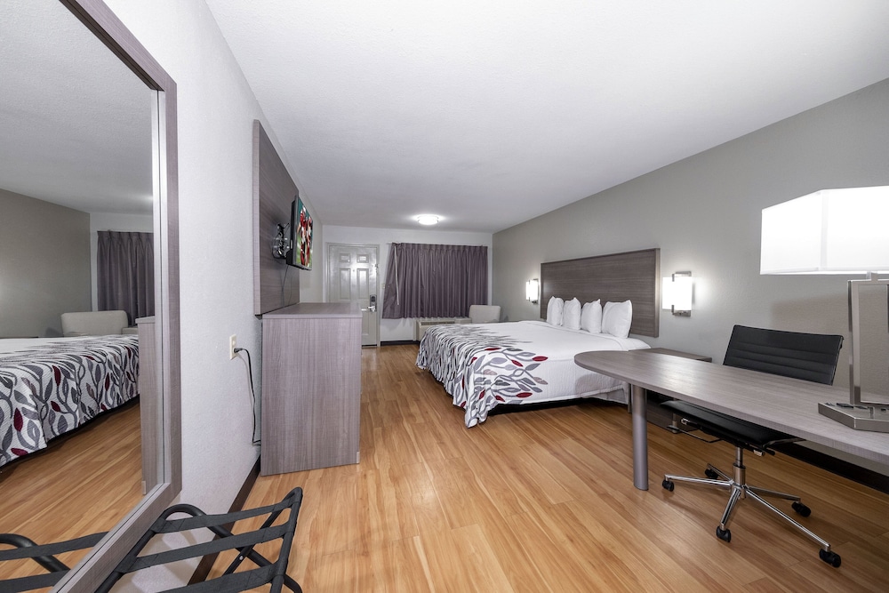 Red Roof Inn Bay Minette - photo 15