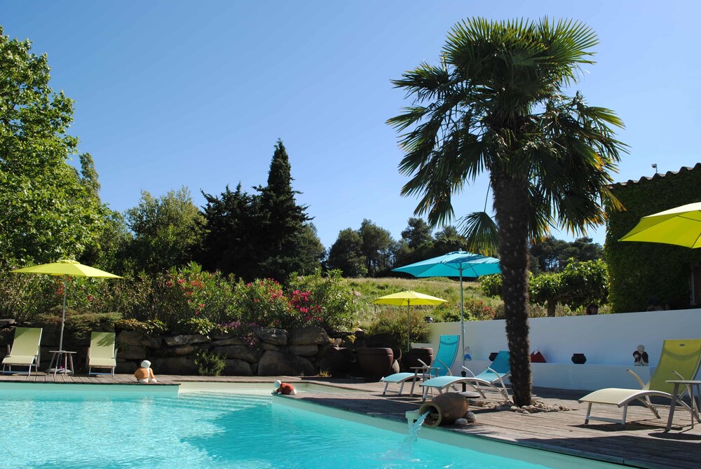 Le relais de la cavayere — 4-Star Luxury Hotel in Carcassonne, France