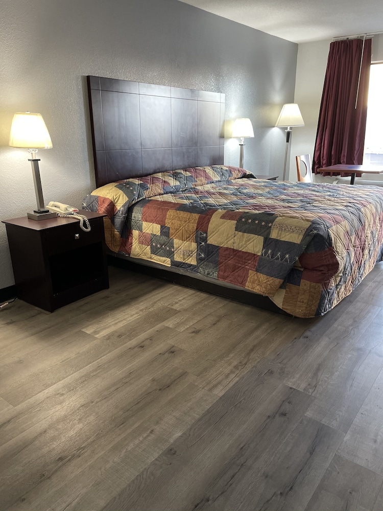 Capital Inn - photo 22
