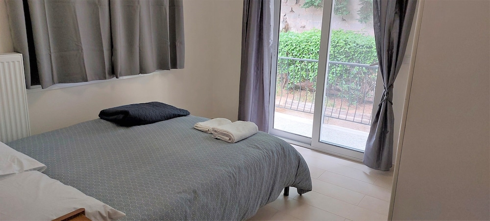 Cozy apartment in Nea Smyrni — 4-Star Luxury Hotel in Athens, Greece