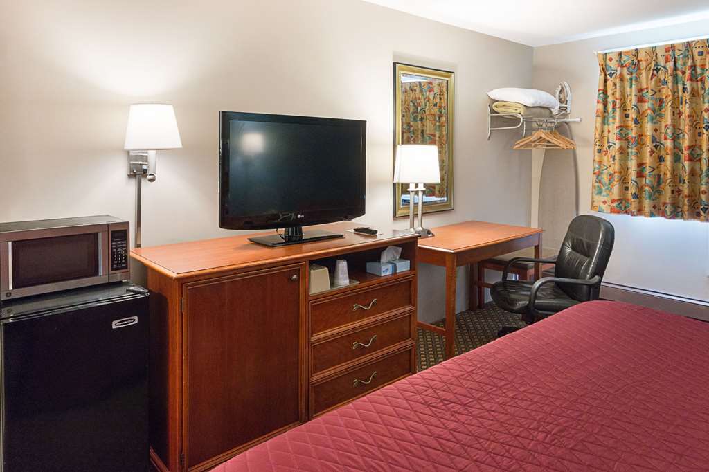 Rodeway Inn Milford I 84 - photo 9