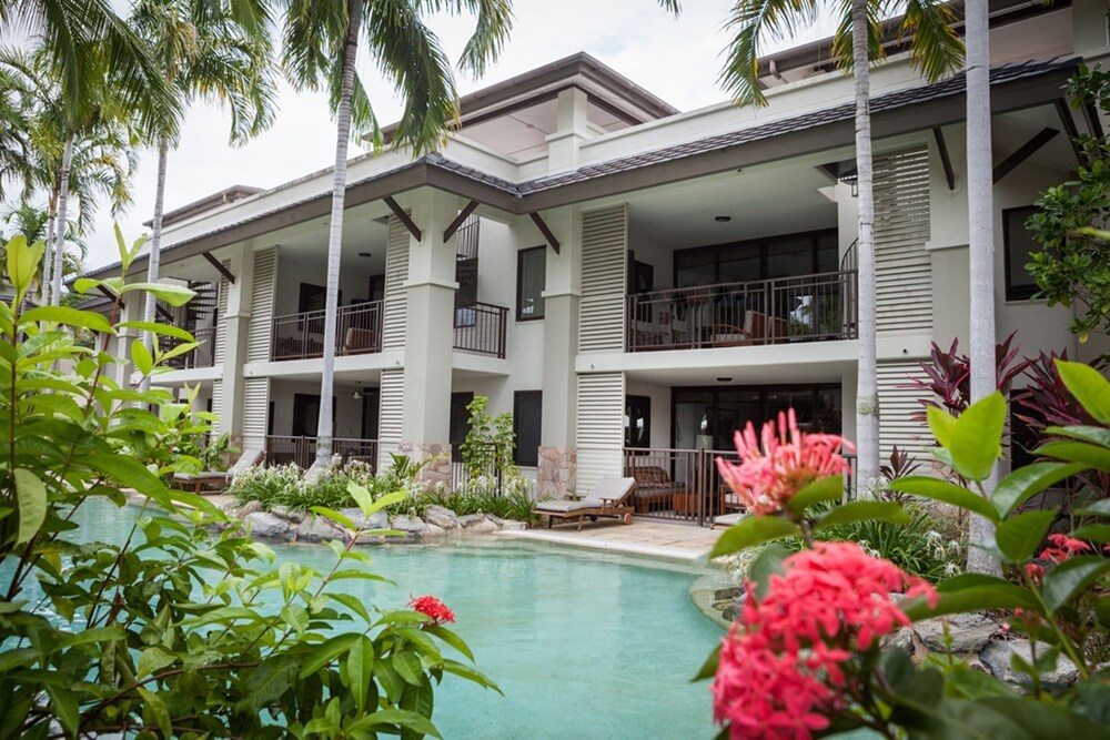 160 Temple Swimout Apt — 5-Star Luxury Hotel in Port Douglas, Australia