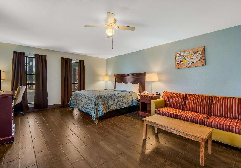 Econo Lodge Inn & Suites Fulton Rockport - photo 44