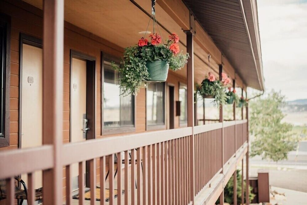 Red Ledges - carbon neutral hotel in Unknown City