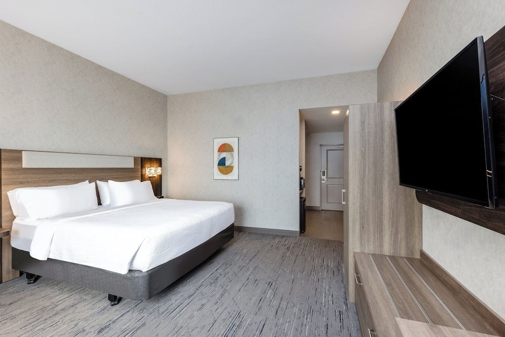 Holiday Inn Express Hotel & Suites Missoula by IHG - photo 19