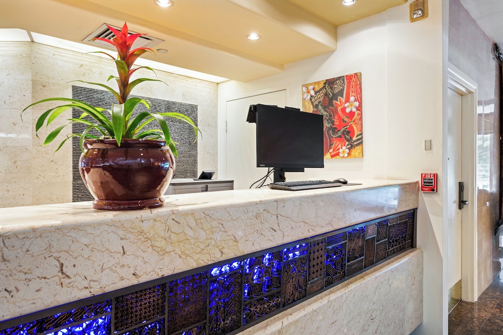 Luana Waikiki Hotel & Suites - photo 5