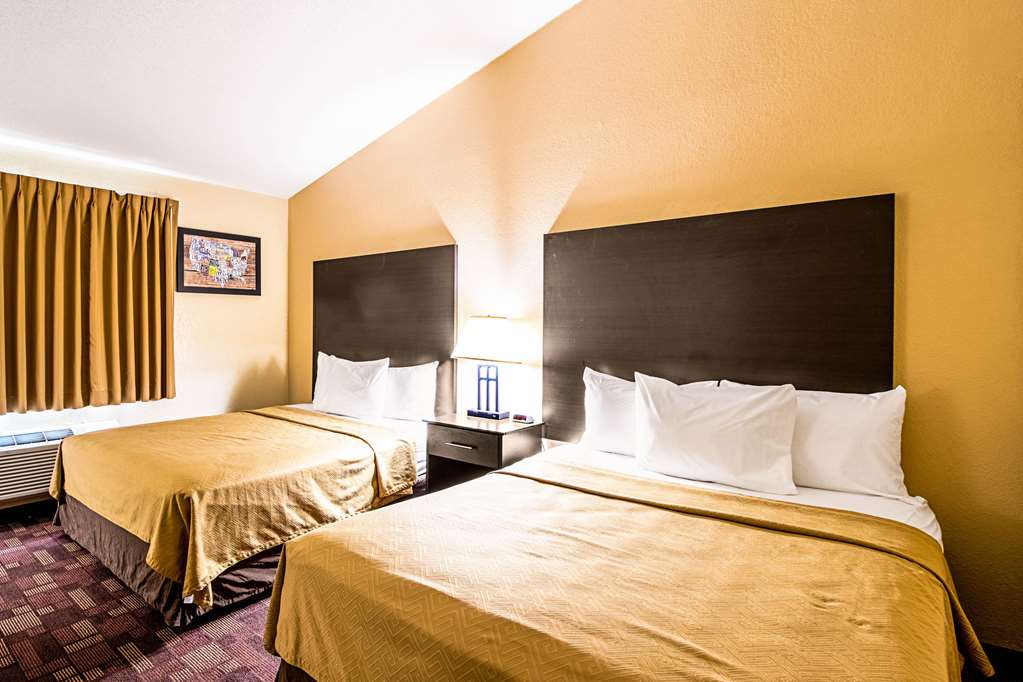Econo Lodge Watertown - photo 23