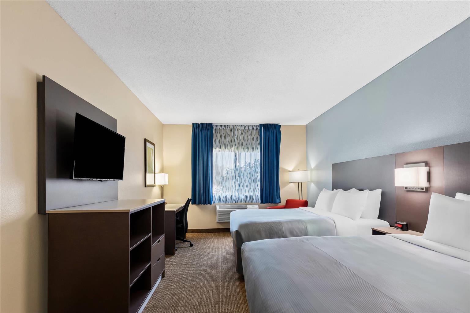 Quality Inn and Suites Springfield Southwest near I 72 in Springfield, United States