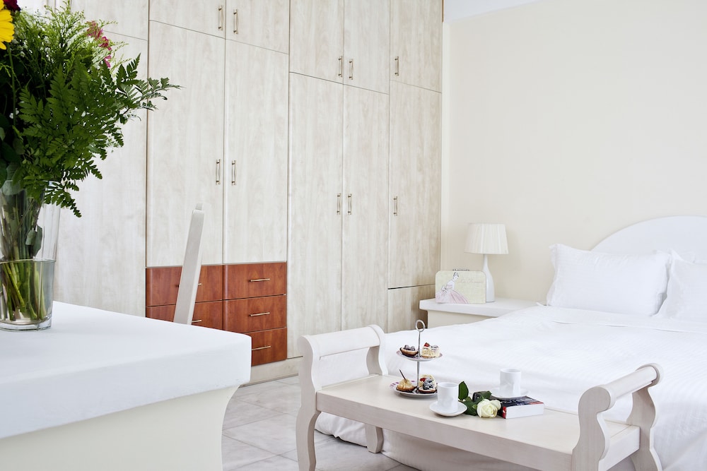La Maison Private Villa — 4-Star Luxury Hotel in Agia Paraskevi, Greece