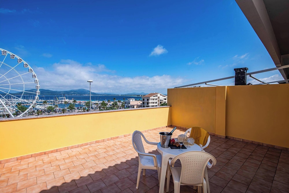 Una Finestra Sul Porto — Alghero