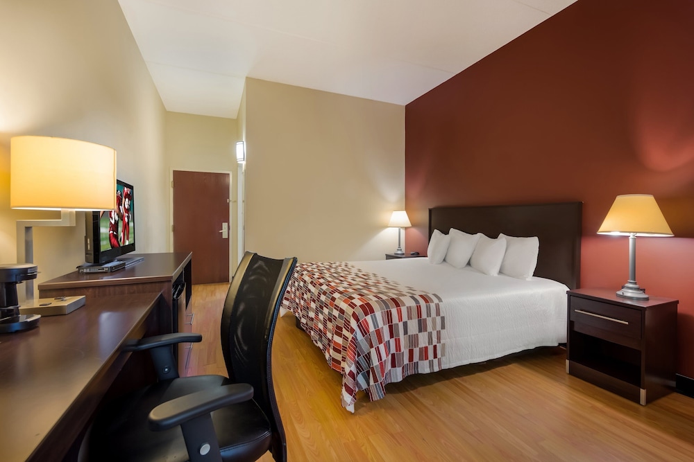 Red Roof Inn Hendersonville - photo 29