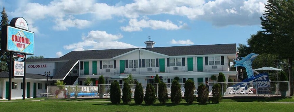 Colonial Motel - carbon neutral hotel in Wisconsin Dells
