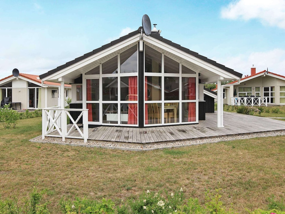 Holiday Home in GrÃ mmitz — 4-Star Luxury Hotel in Gromitz, Germany