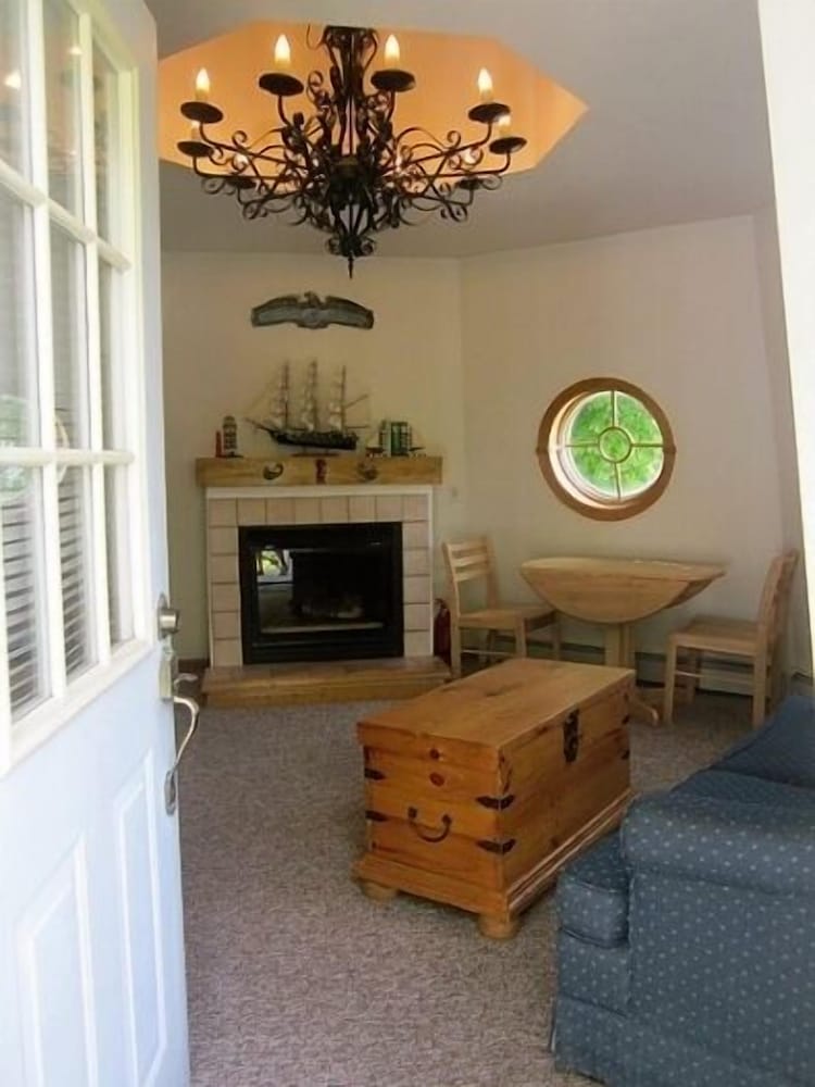 The Harbor Light Inn - photo 85