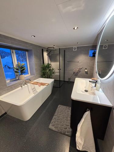 Private house in Orkanger 35 minutes from Trondheim — 4-Star Luxury Hotel in Orkanger, Norway