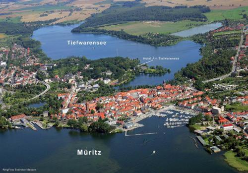 Hotel Am Tiefwarensee — Waren — photo 2