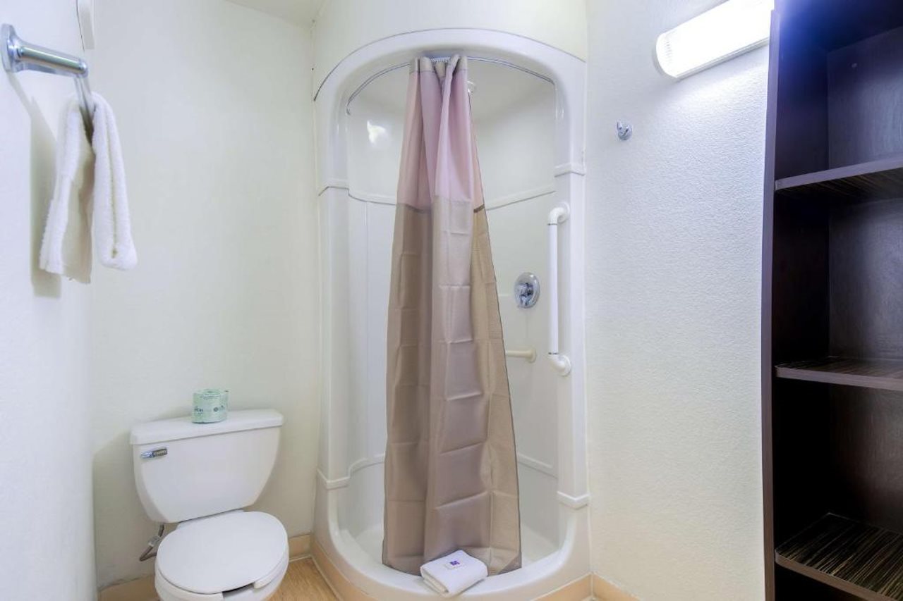 Studio 6 Suites Las Vegas NV Tropicana - photo 3