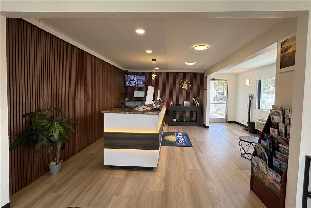 Days Inn by Wyndham Ridgecrest near China Lake Naval Station - photo 5