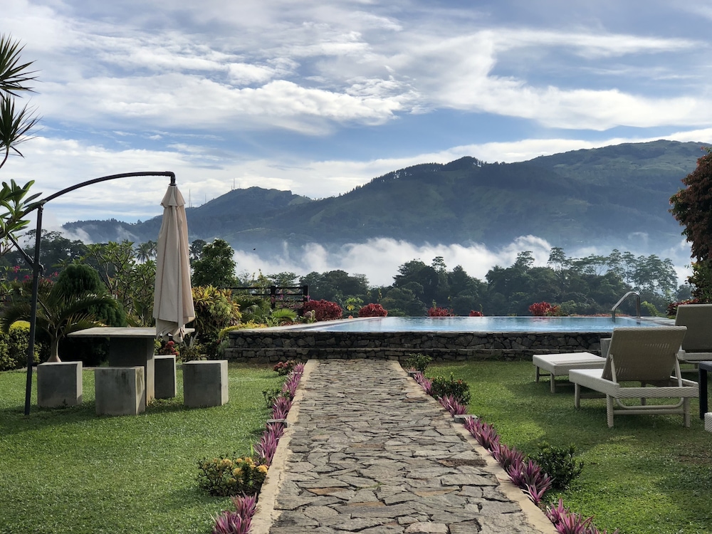 Elegant Hotel - carbon neutral hotel in Kandy