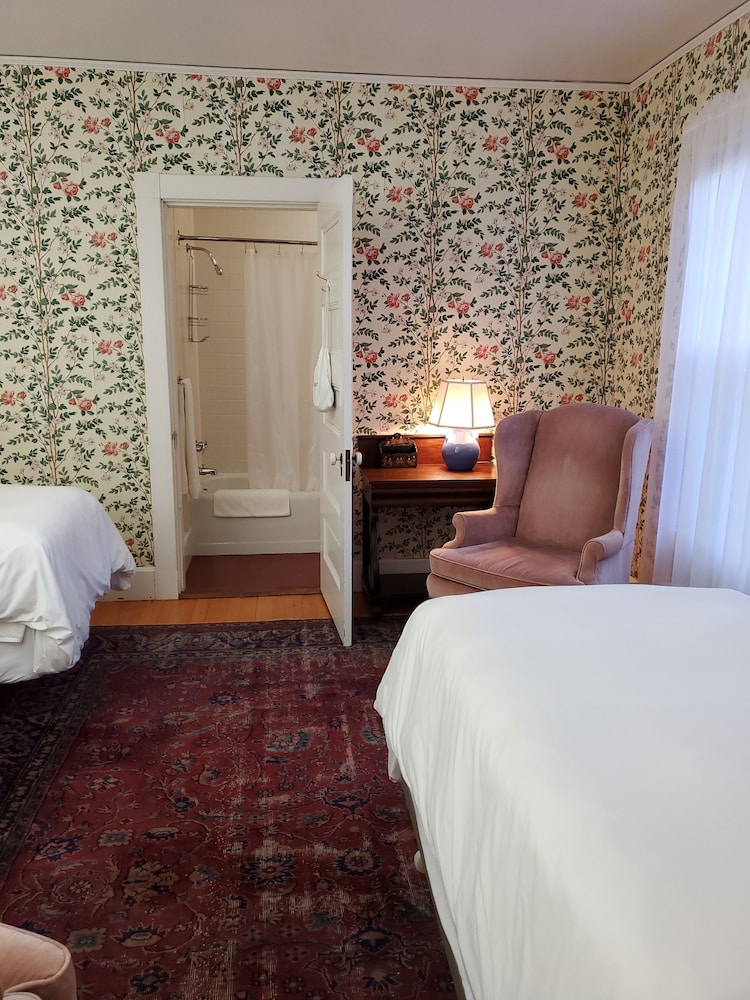 Harbourside Inn - photo 17
