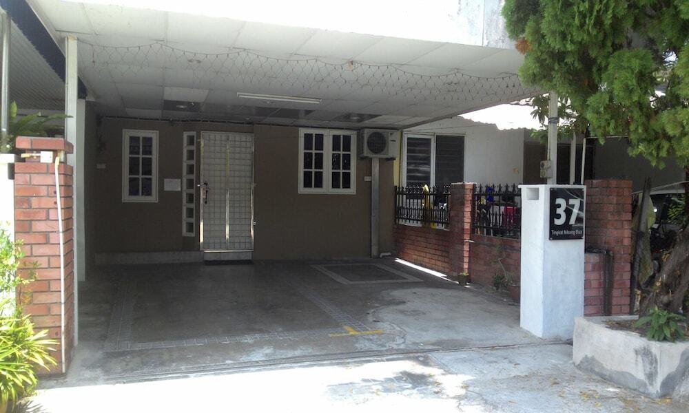 37 First Island - last minute hotel in George Town