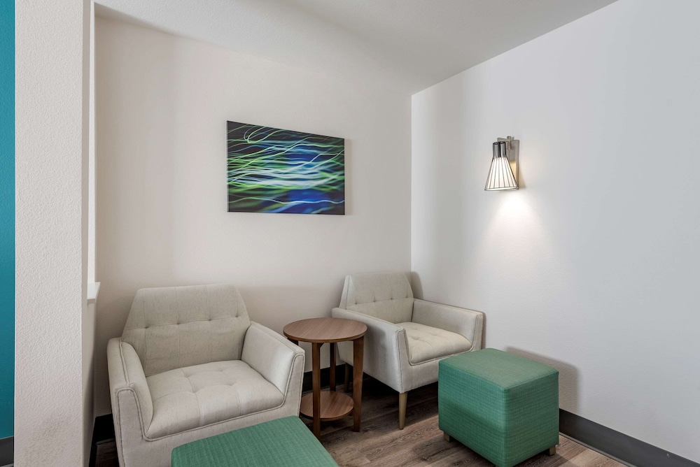 Comfort Suites Colorado Springs East Medical Center Area - photo 19