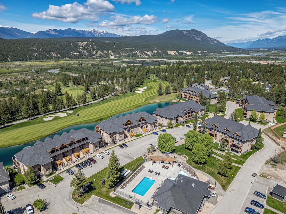 Bighorn Meadows Resort in Invermere, Canada