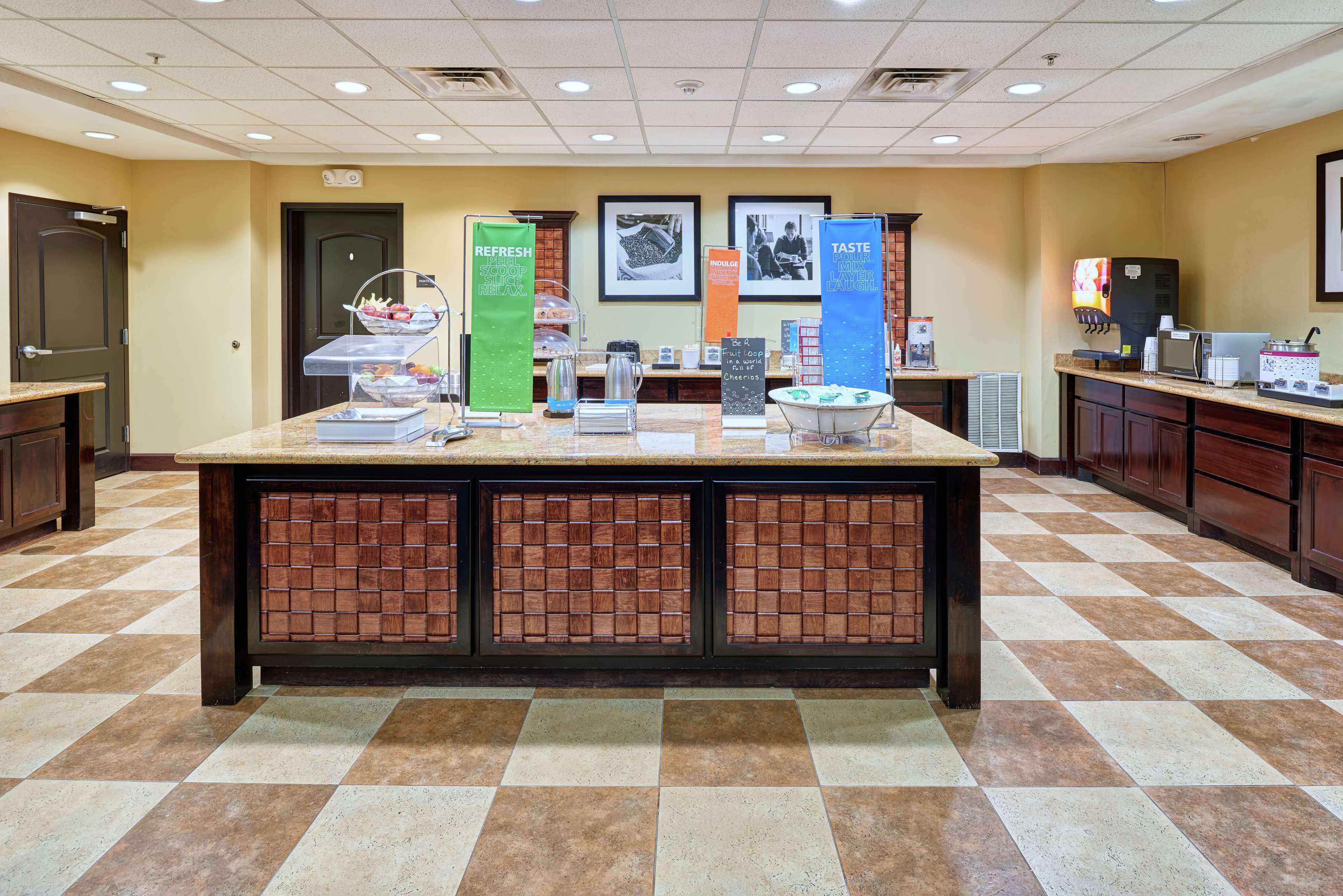 Hampton Inn Sweetwater - photo 11