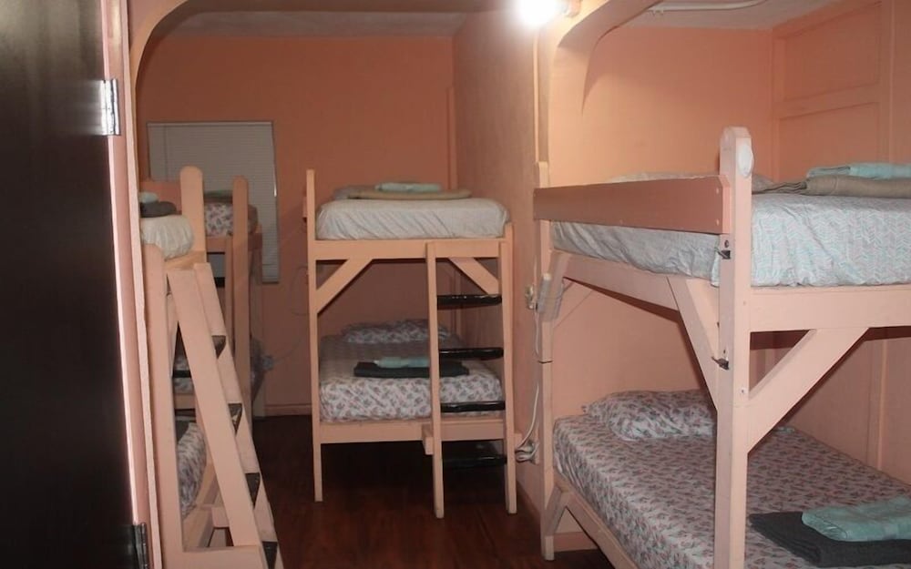 Hoosville Hostel - photo 10