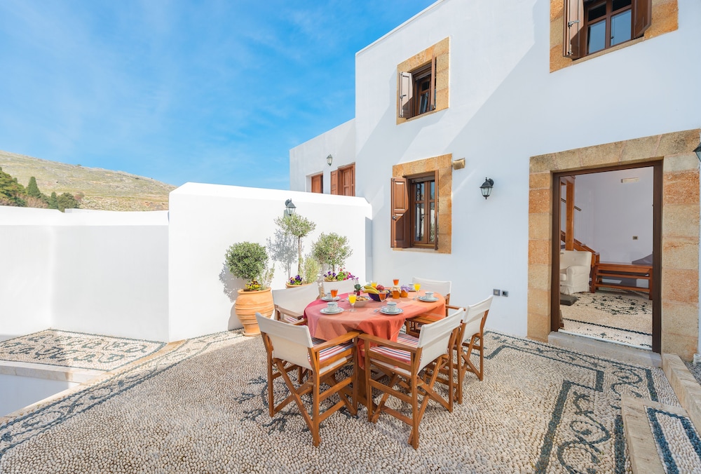 Residenza Maria Lindos Villa — 4-Star Luxury Hotel in Rodos, Greece