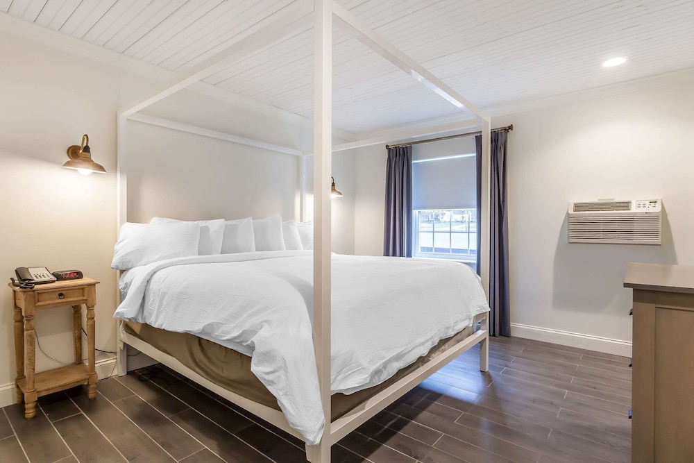 The Aurora Inn - photo 34