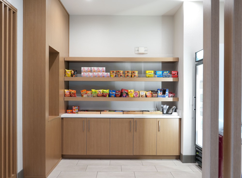 Holiday Inn Express & Suites Dallas Southwest Cedar Hill by IHG - photo 35