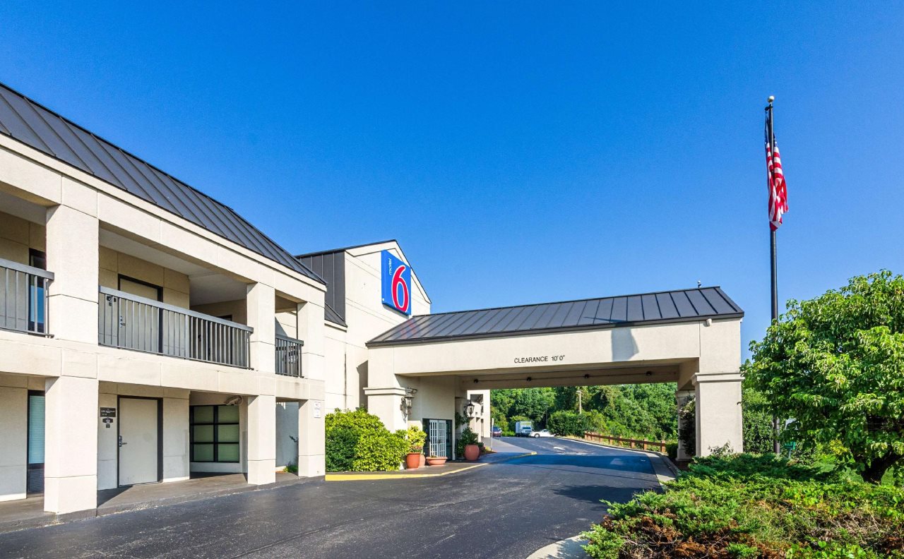 Travelodge by Wyndham Roanoke in Roanoke, United States