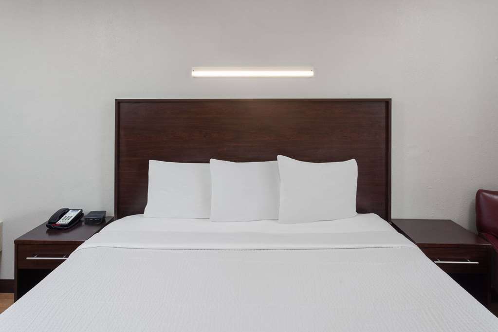 Travelodge by Wyndham Peoria - photo 31