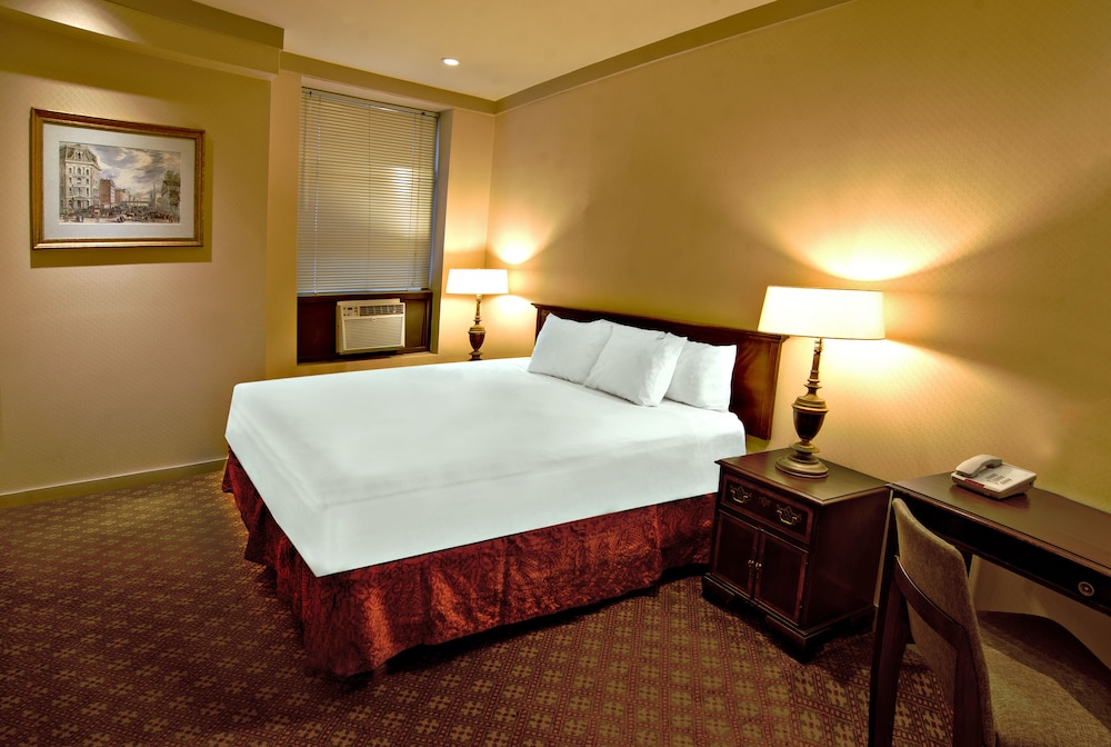 Night Hotel Broadway - photo 9