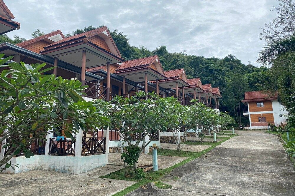 Oyo 1144 Baan Phu Resort in Trat, Thailand