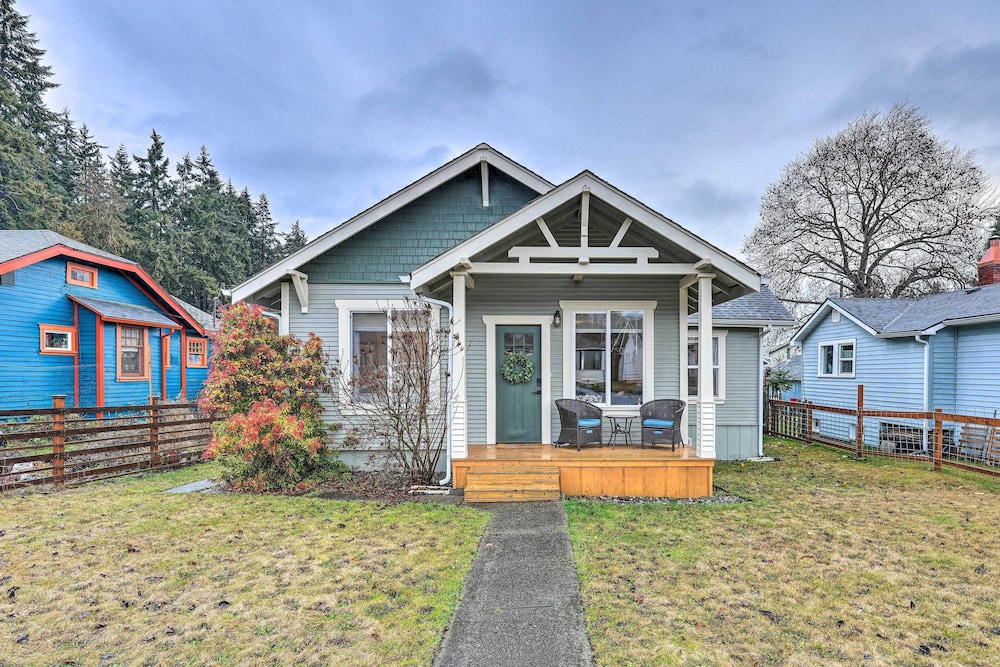 Port Angeles Retreat 1 Mi to Downtown in Port Angeles, United States